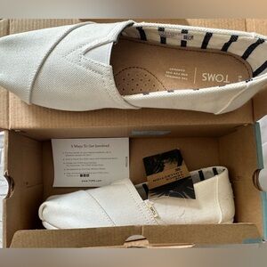 Toms White Canvas Women’s Shoes